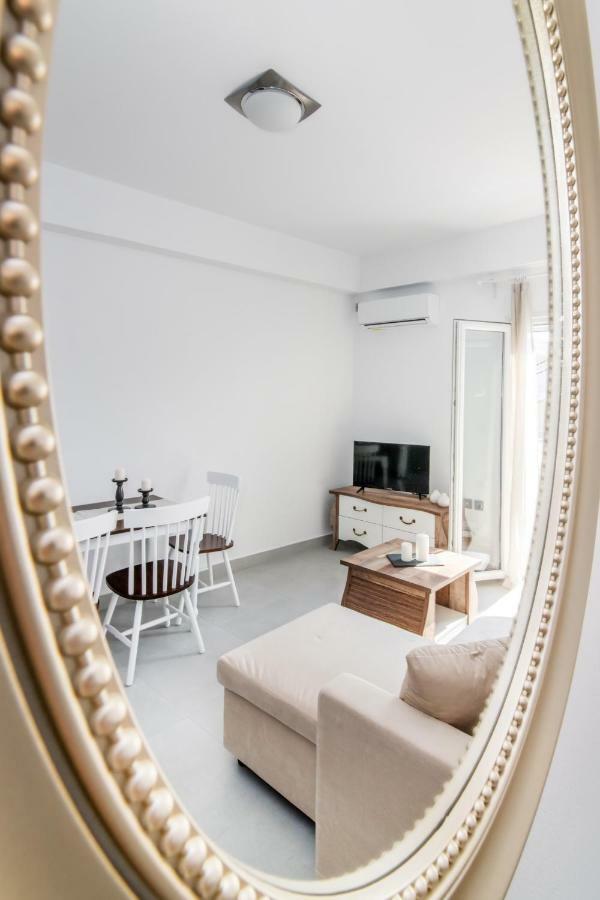 Lux 'N Comfort Apartments Tínos 外观 照片