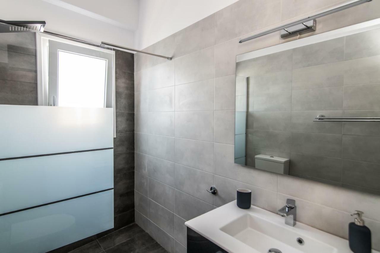 Lux 'N Comfort Apartments Tínos 外观 照片