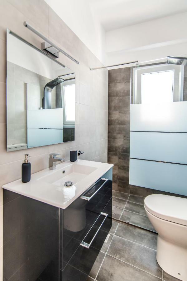 Lux 'N Comfort Apartments Tínos 外观 照片
